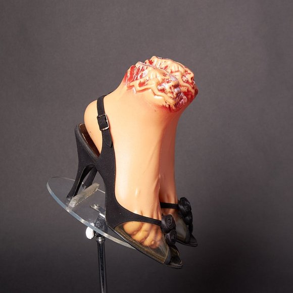 1950s Peep Toe Clear Slingback Heels Shoes - Picture 6 of 7